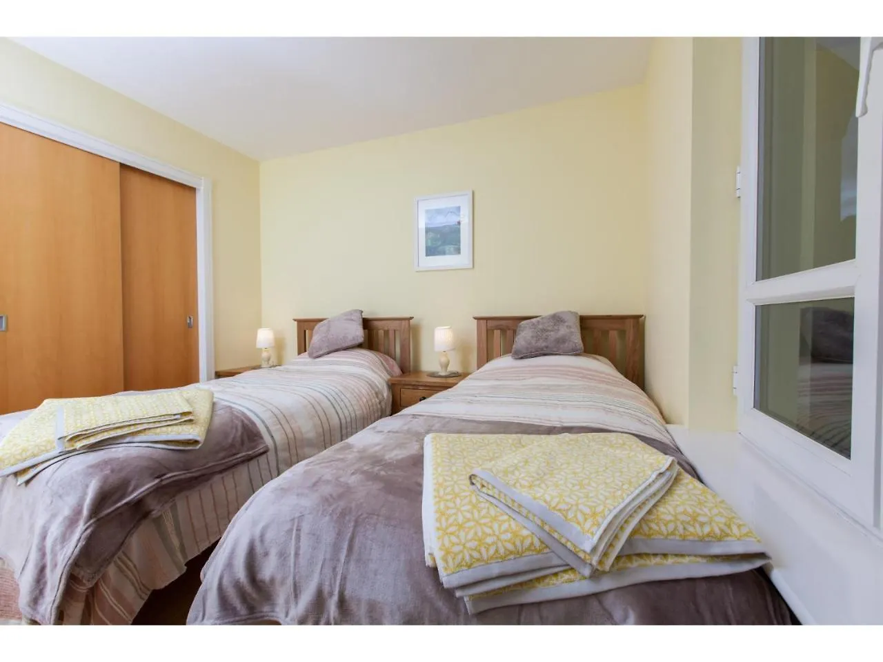 إدنبرة Spacious, Central Apartment 0*,