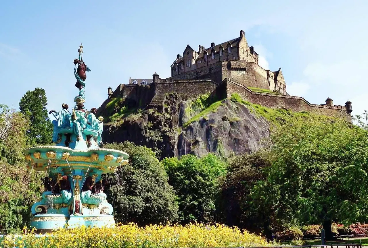 Spacious, central apartment Edimburgo