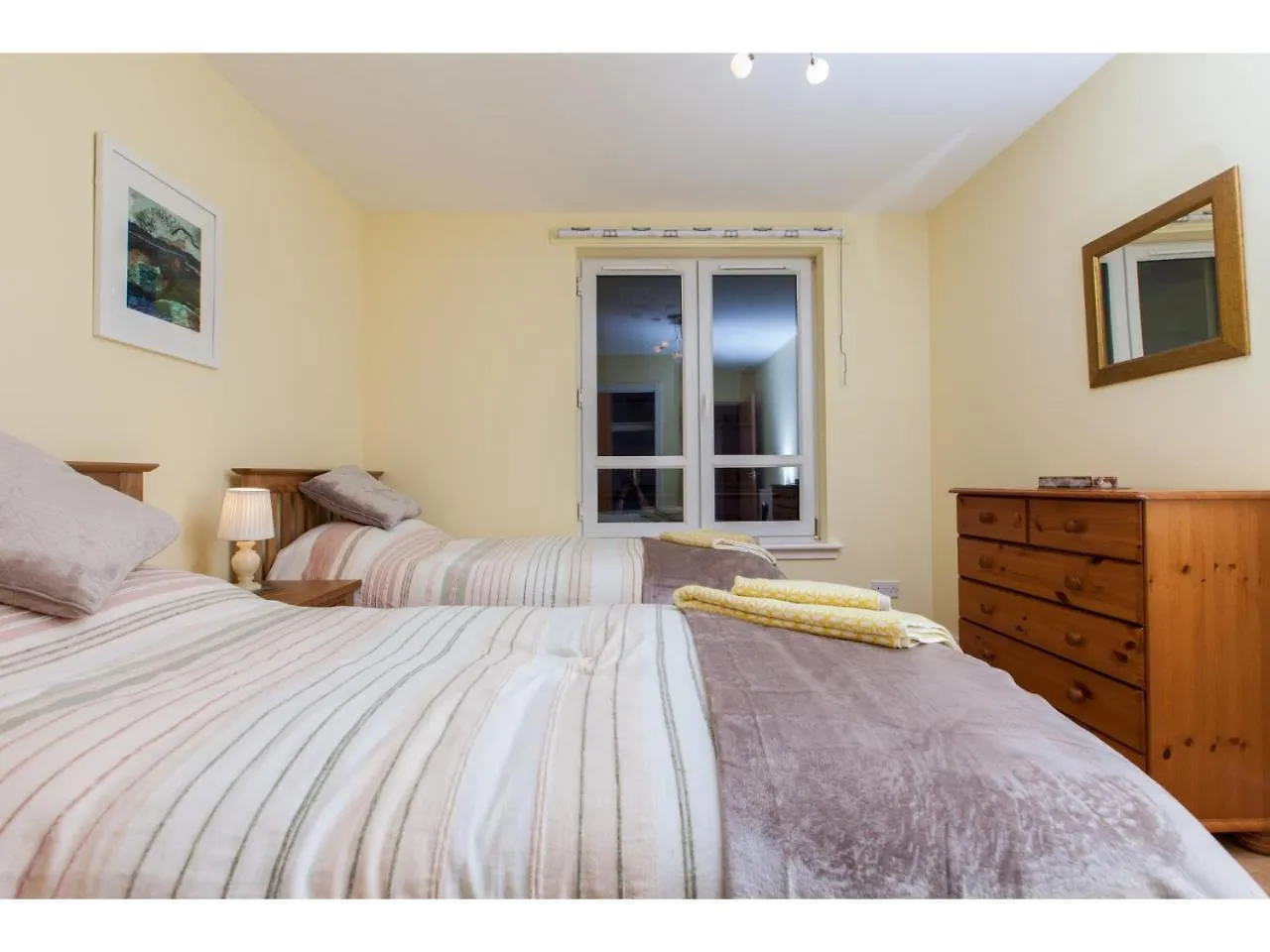 Spacious, Central Apartment 爱丁堡 0*,  英国
